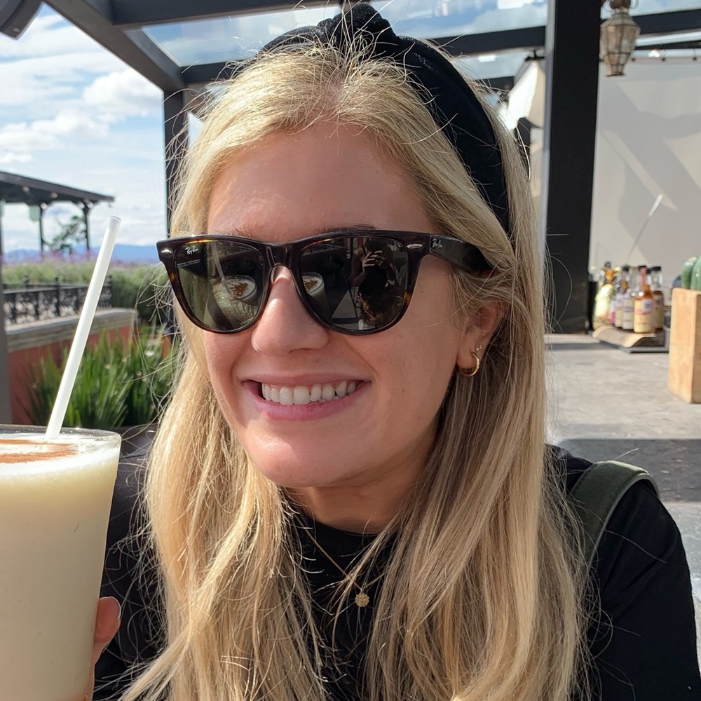 Meet your Posher, Claire